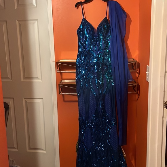 Electric Blue long gown - Picture 4 of 4
